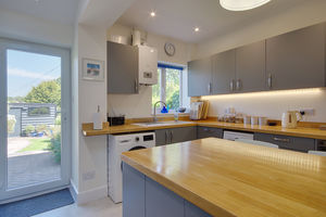 Kitchen/Breakfast Room- click for photo gallery